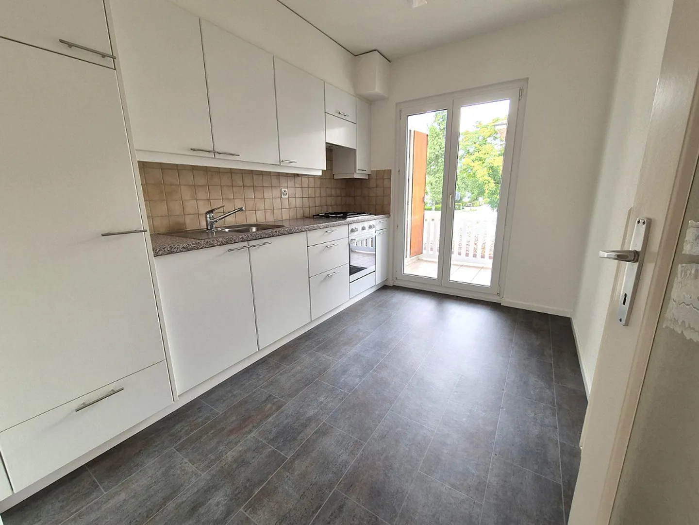 Apartment in a Quiet Area - Photo 6 of 9
