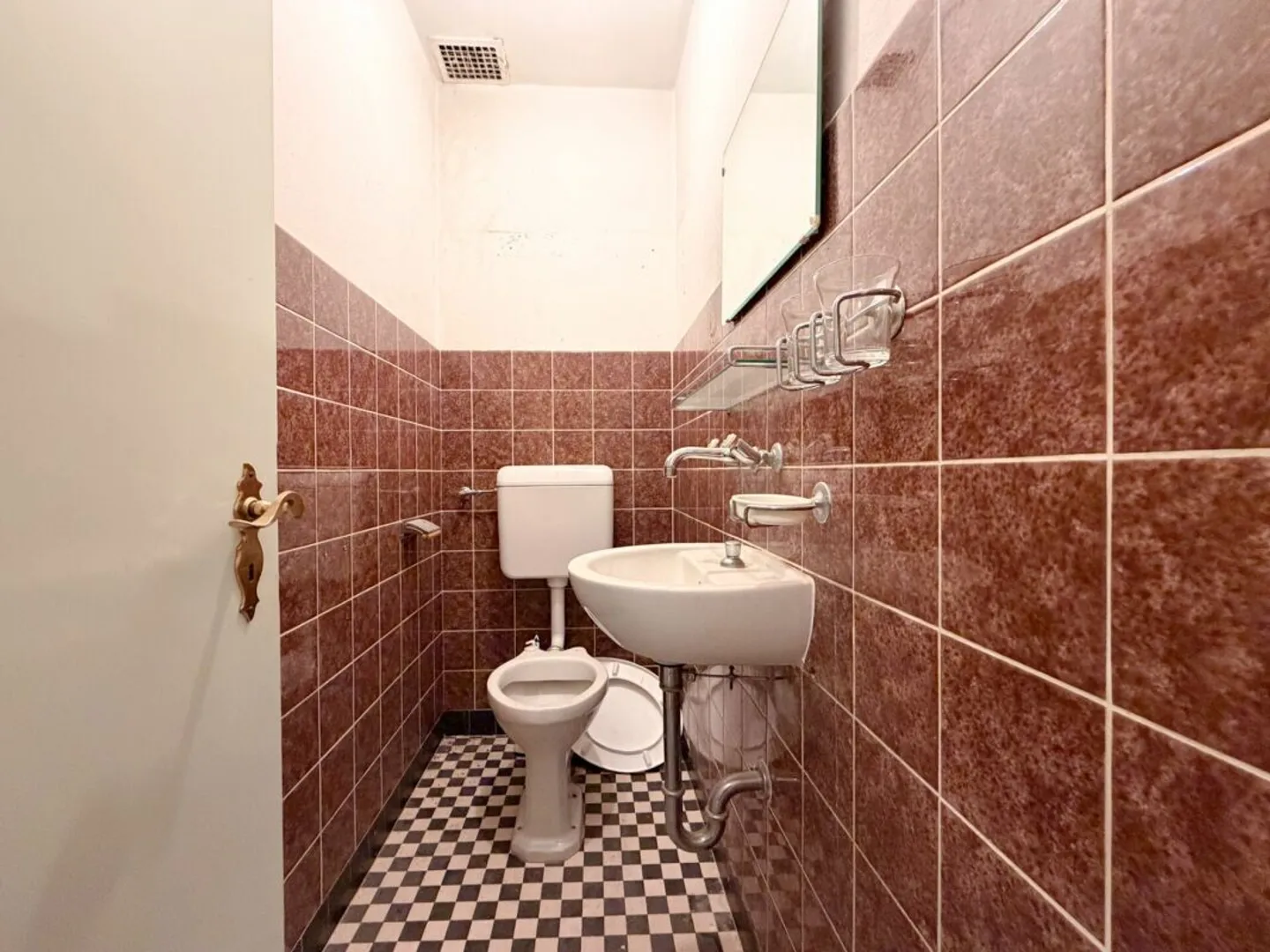 House with the possibility of transforming into multi-apartments in Charrat - Photo 15 of 20