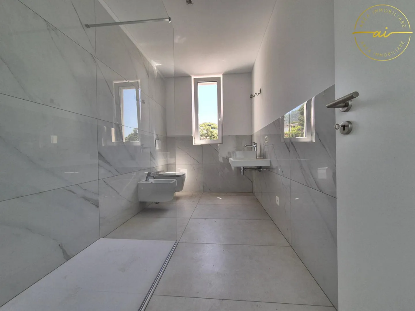 NOUVEAU PENTHOUSE DE 4.5 PIÈCES AVEC GRANDE TERRASSE À VACALLO - Photo 9 sur 13