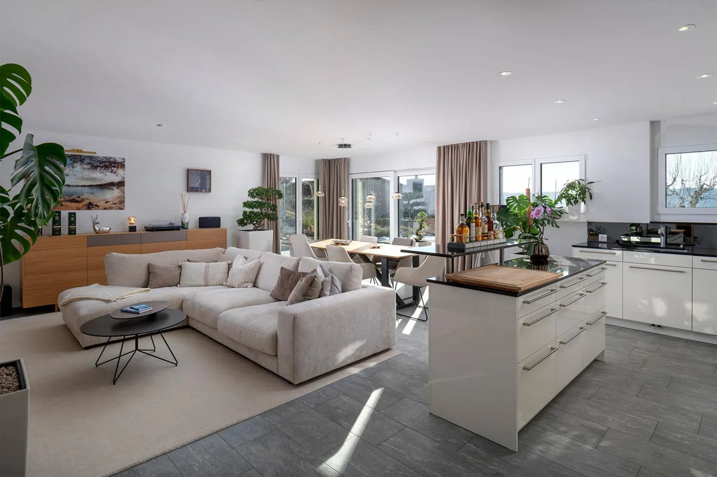 Appartamento giardino soleggiato di 4 ½ stanze... - Foto 1 di 14