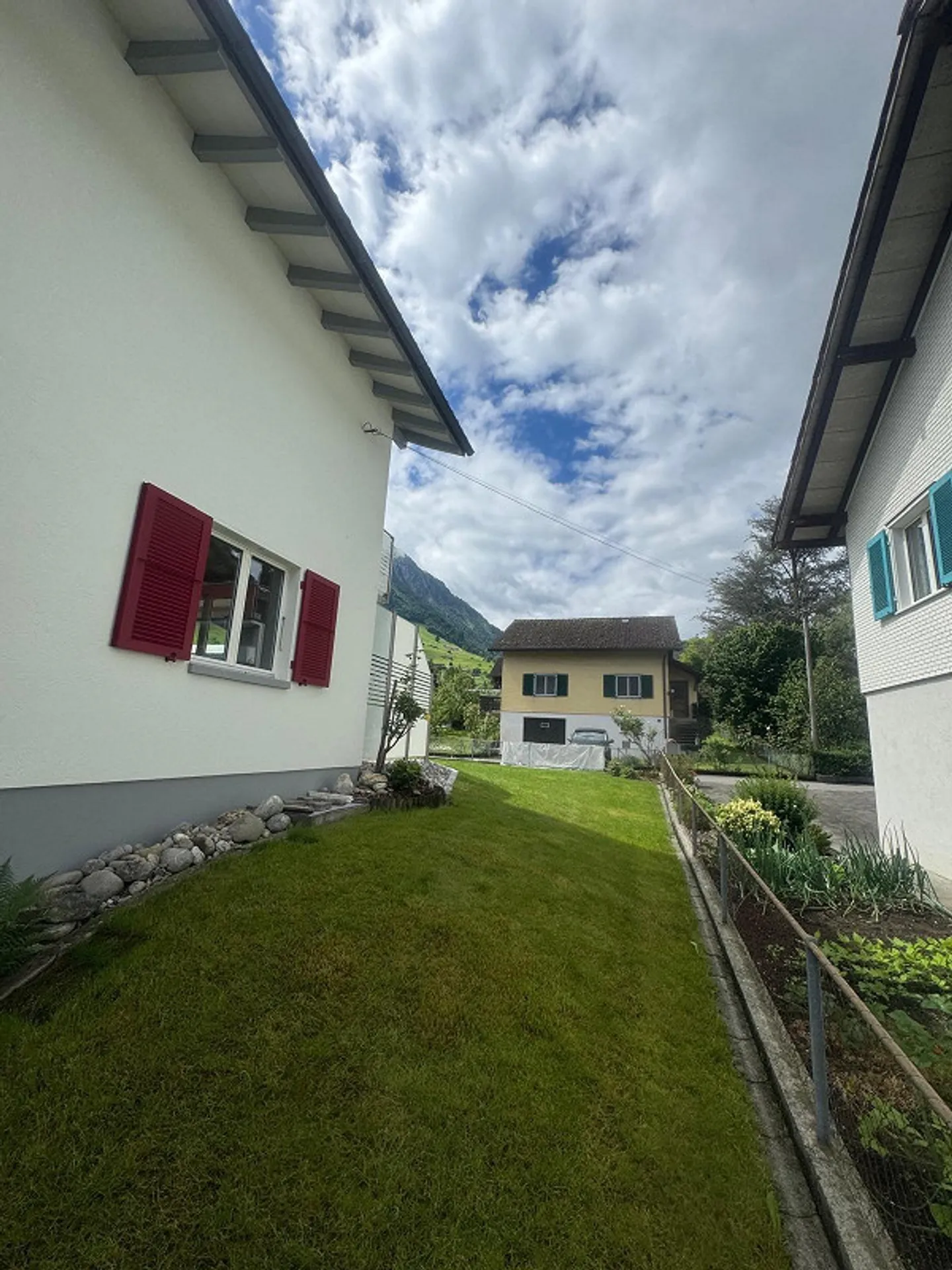 Newly renovated single-family home with garden and great view - Photo 6 of 23