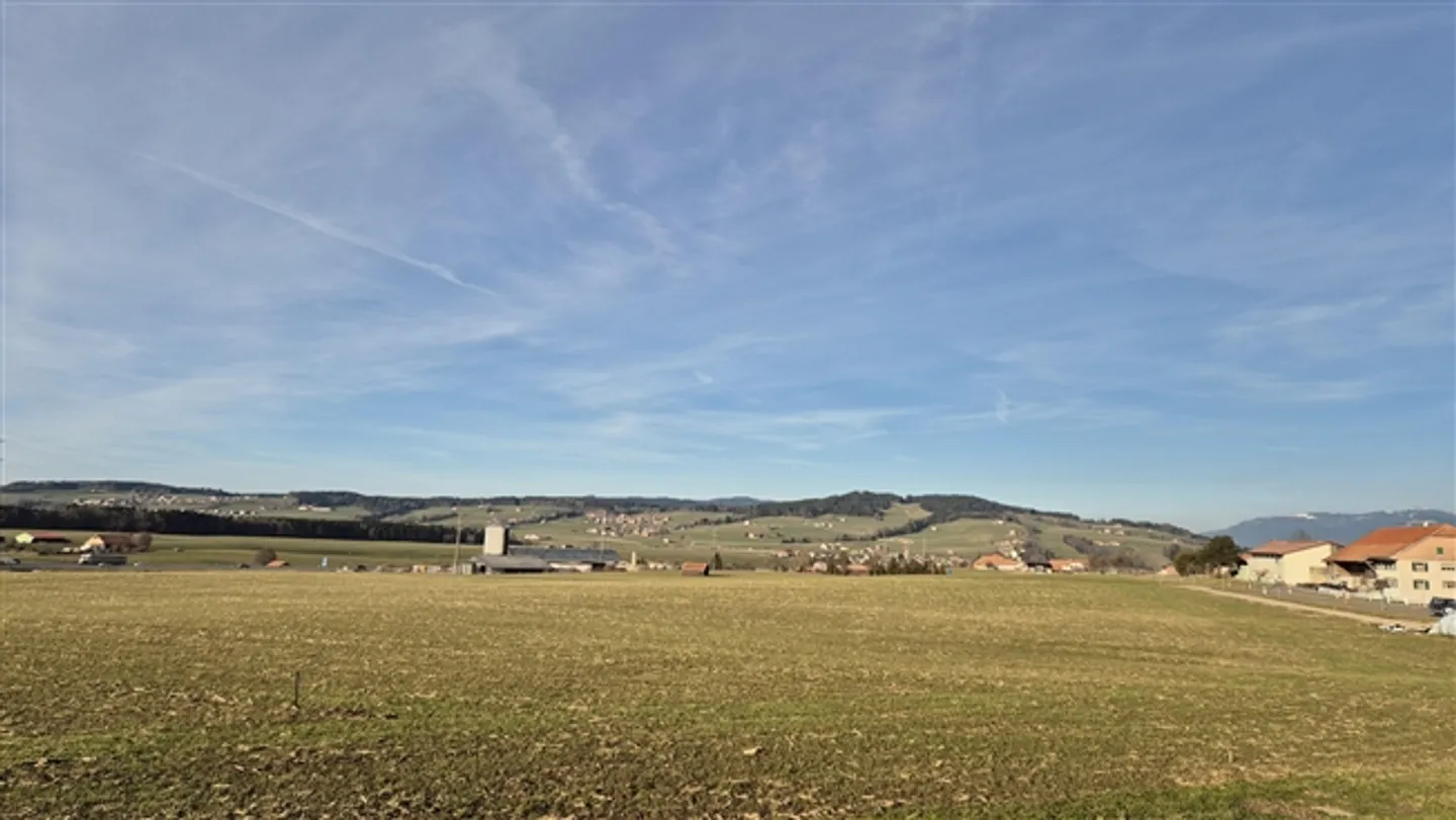 Outstanding large farmhouse to renovate near Bulle (FR) - Photo 16 of 16