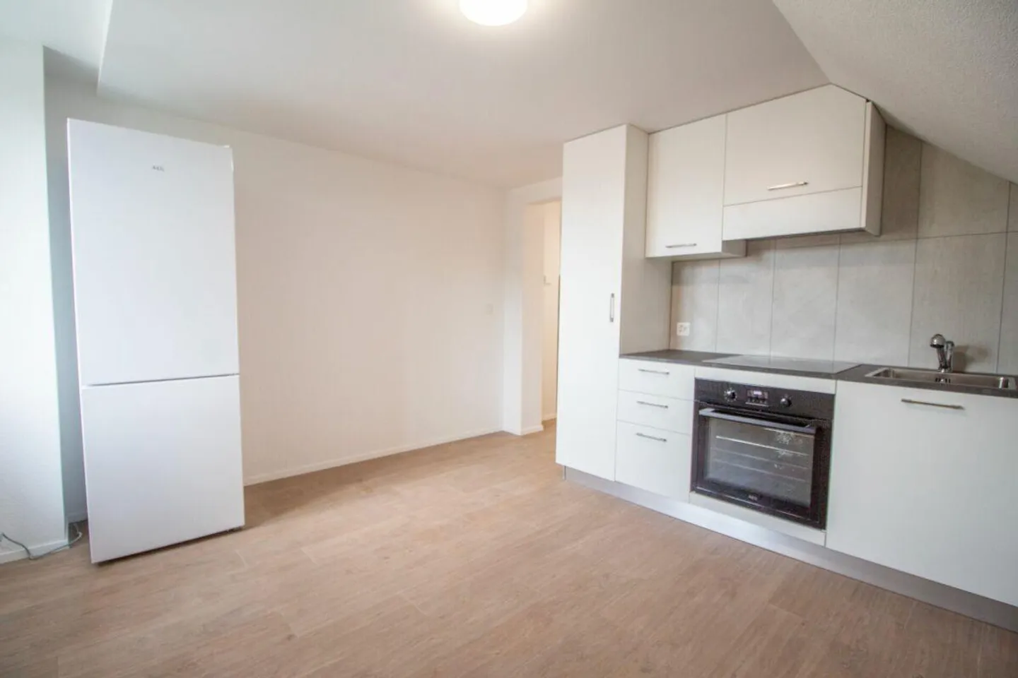 Camere arredate e recentemente ristrutturate in appartamenti condivisi - ideali per studenti o single - Foto 11 di 18