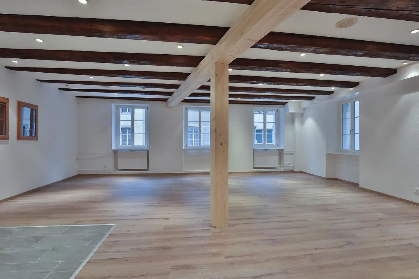 Charmante appartement de 3,5 pièces dans la vieille ville historique de Zofingen - Photo 1 sur 10