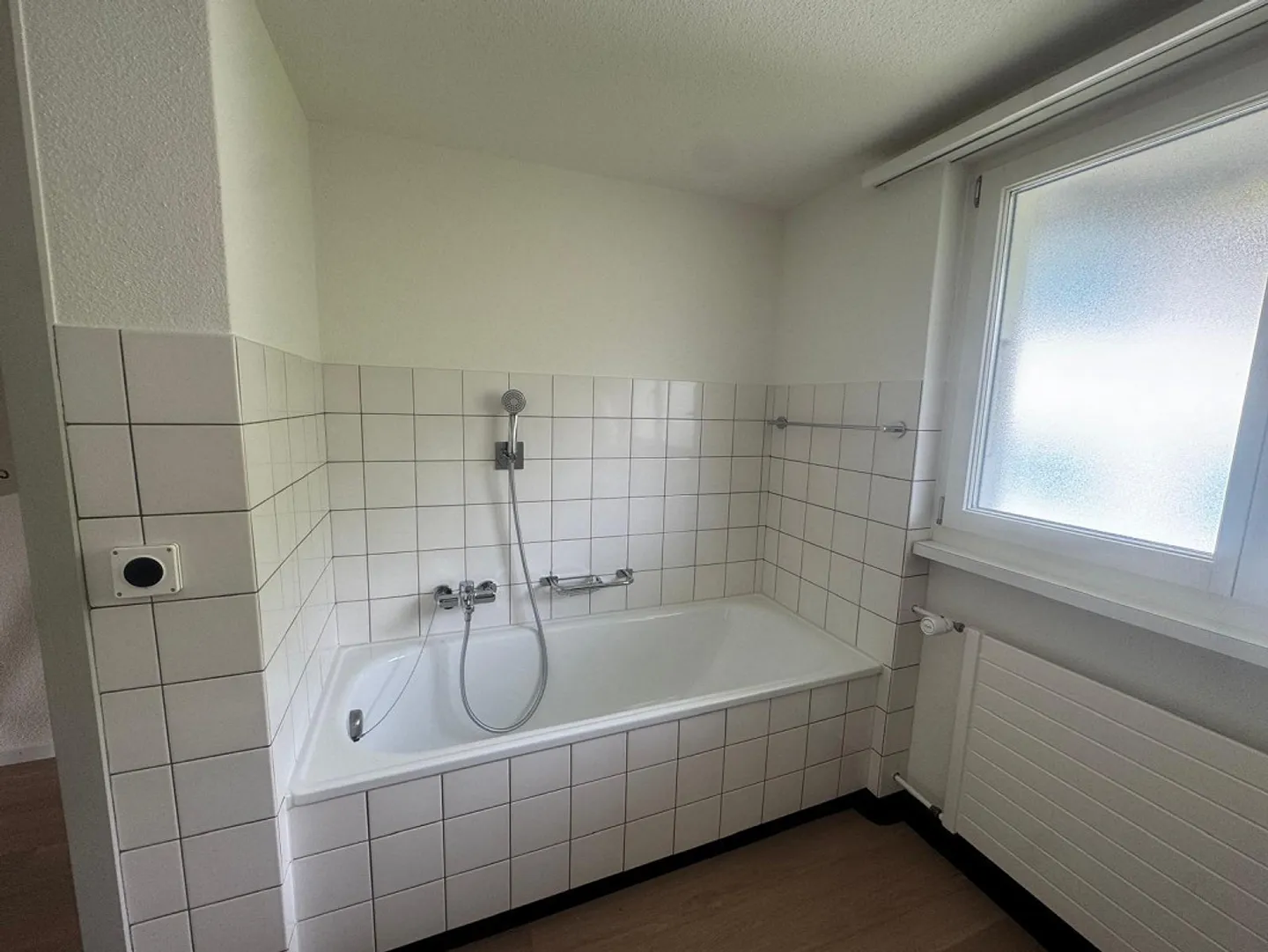 Newly renovated single-family home with garden and great view - Photo 15 of 23