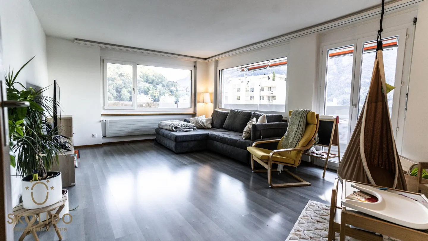Appartamento 4 ½ locali parzialmente ristrutturato al 12° piano con vista panoramica - Foto 1 di 21