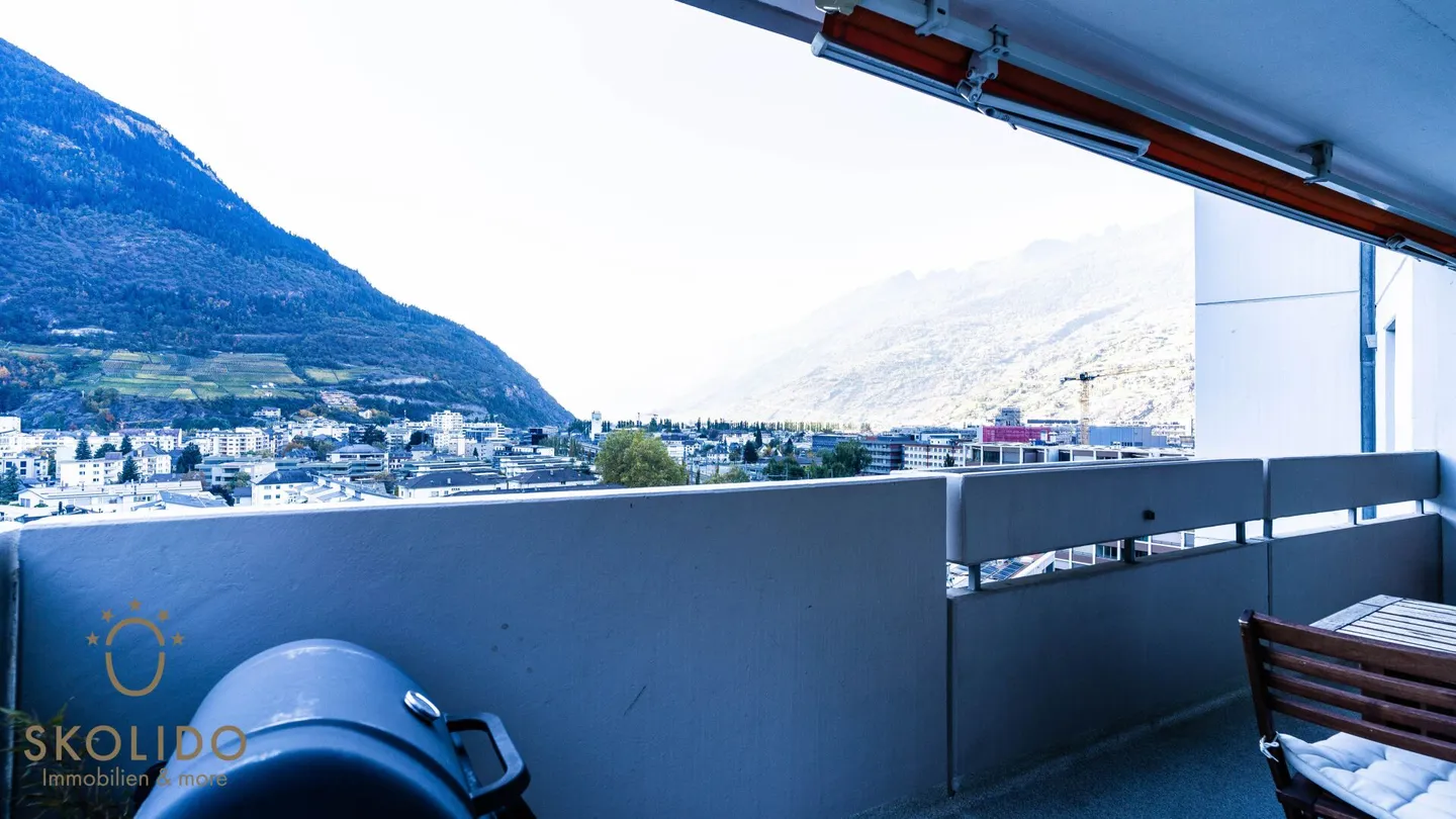 Appartamento 4 ½ locali parzialmente ristrutturato al 12° piano con vista panoramica - Foto 3 di 21