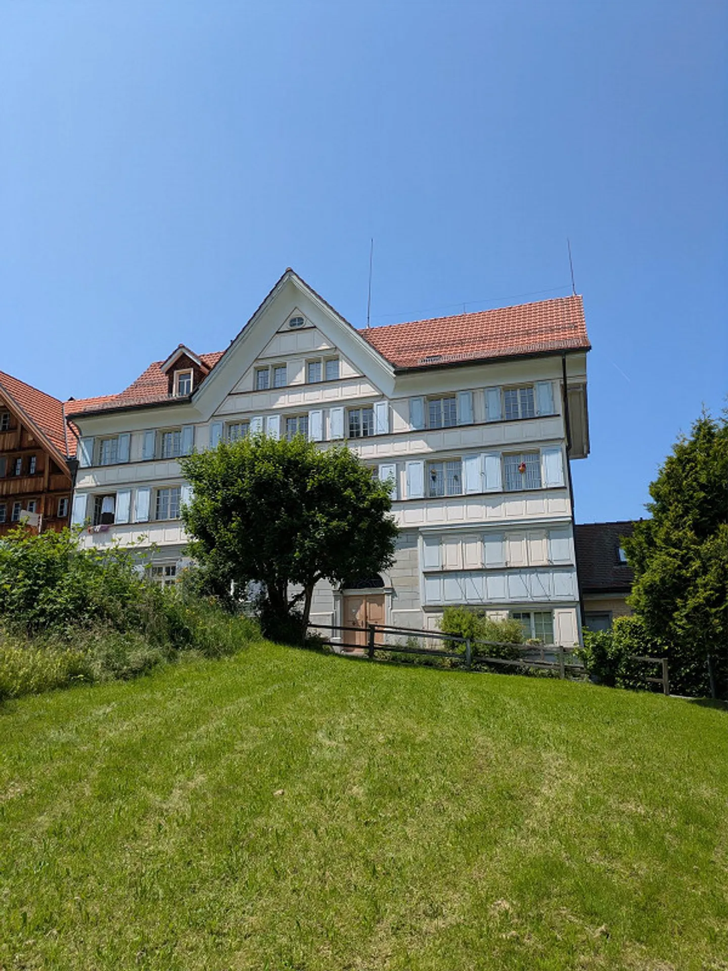 Historisches Mehrfamilienhaus - Foto 1 von 13