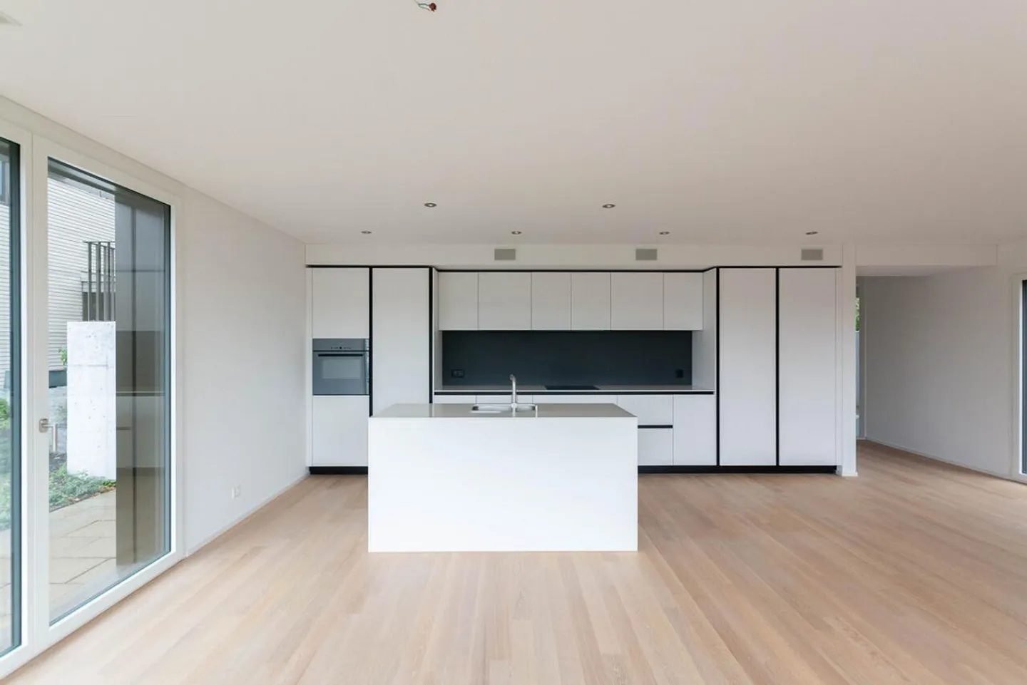 Maison individuelle moderne de 5,5 pièces avec vue panoramique et standard Minergie-P - Photo 3 sur 24