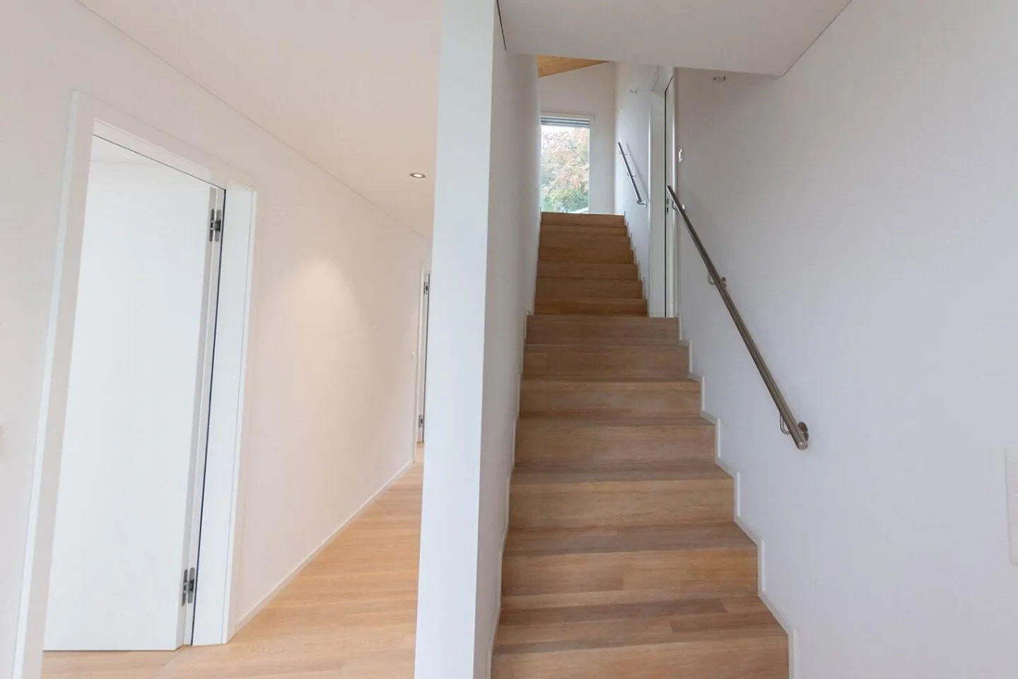 Maison individuelle moderne de 5,5 pièces avec vue panoramique et standard Minergie-P - Photo 7 sur 24