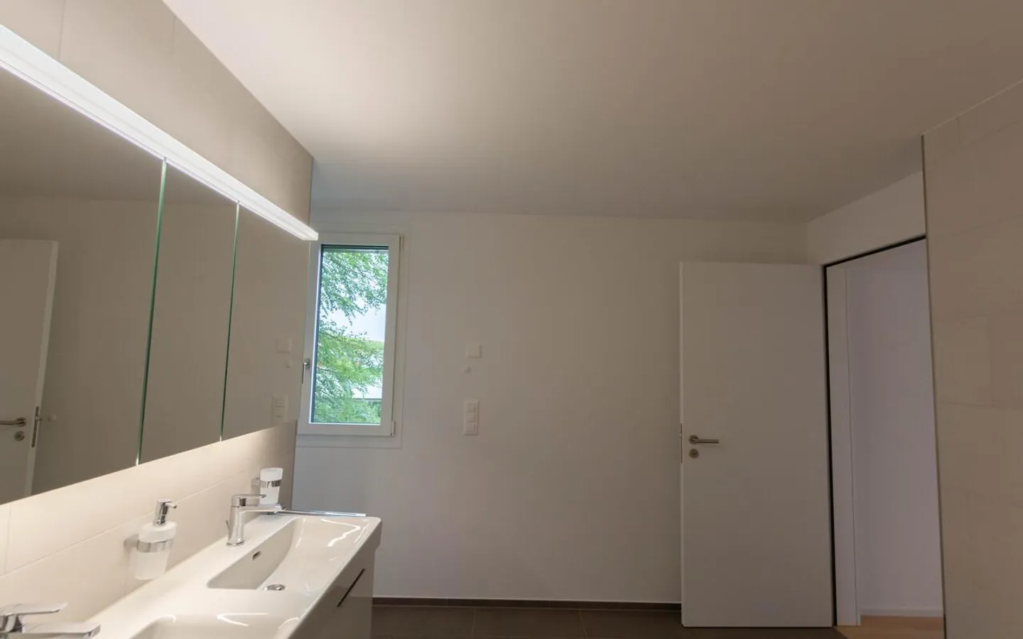 Maison individuelle moderne de 5,5 pièces avec vue panoramique et standard Minergie-P - Photo 12 sur 24