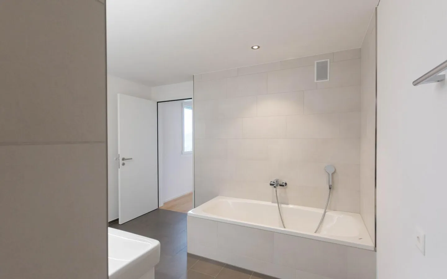 Maison individuelle moderne de 5,5 pièces avec vue panoramique et standard Minergie-P - Photo 13 sur 24