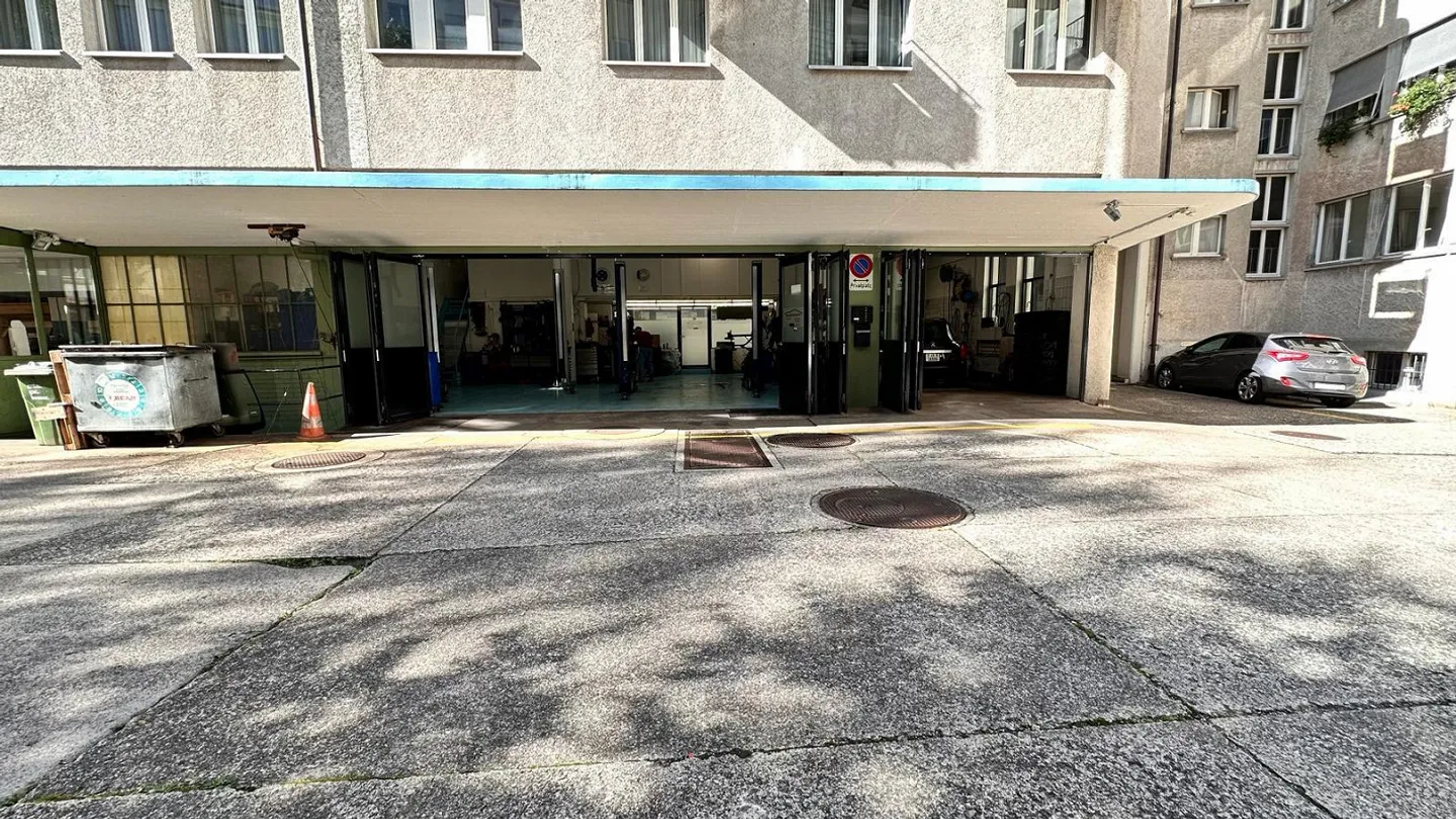 Ehemalige Garage mit Grossem Potenzial - Foto 2 von 7