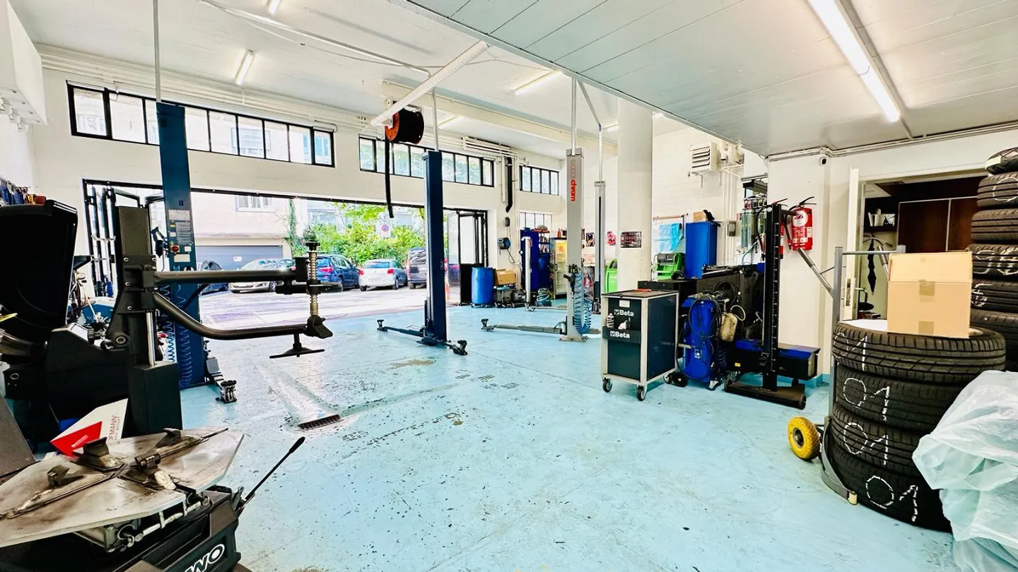 Ehemalige Garage mit Grossem Potenzial - Foto 3 von 7
