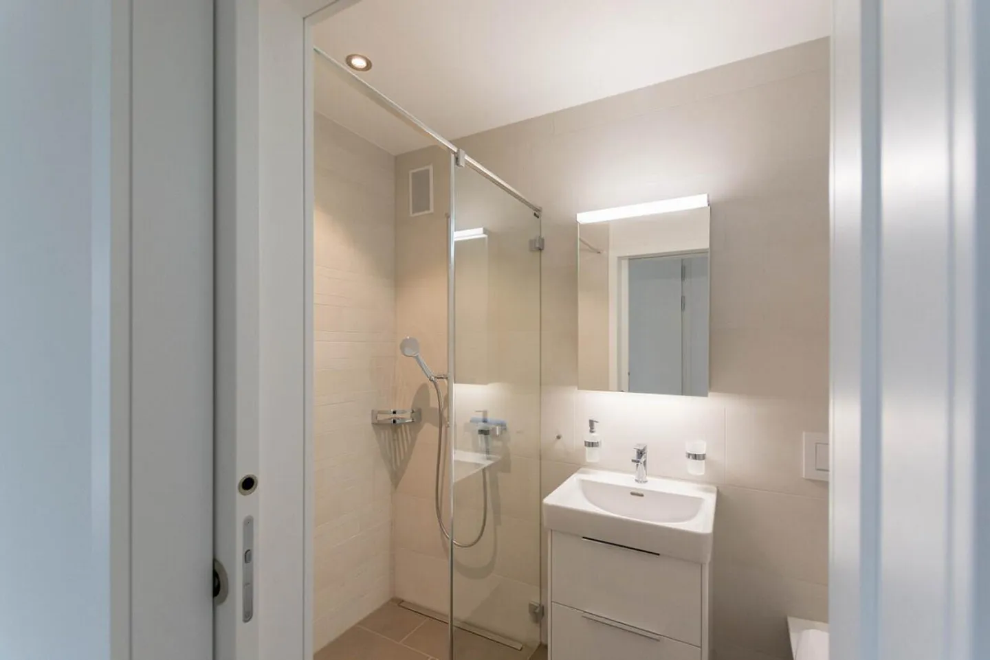 Maison individuelle moderne de 5,5 pièces avec vue panoramique et standard Minergie-P - Photo 15 sur 24