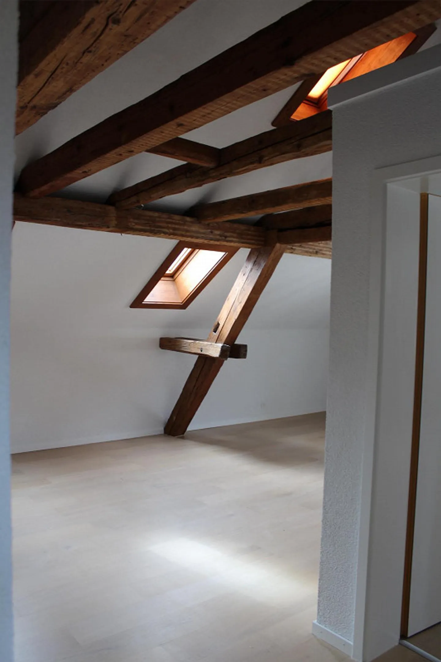 charmante 2.5-Zimmer-Dachwohnung in Glarus - Foto 13 von 14