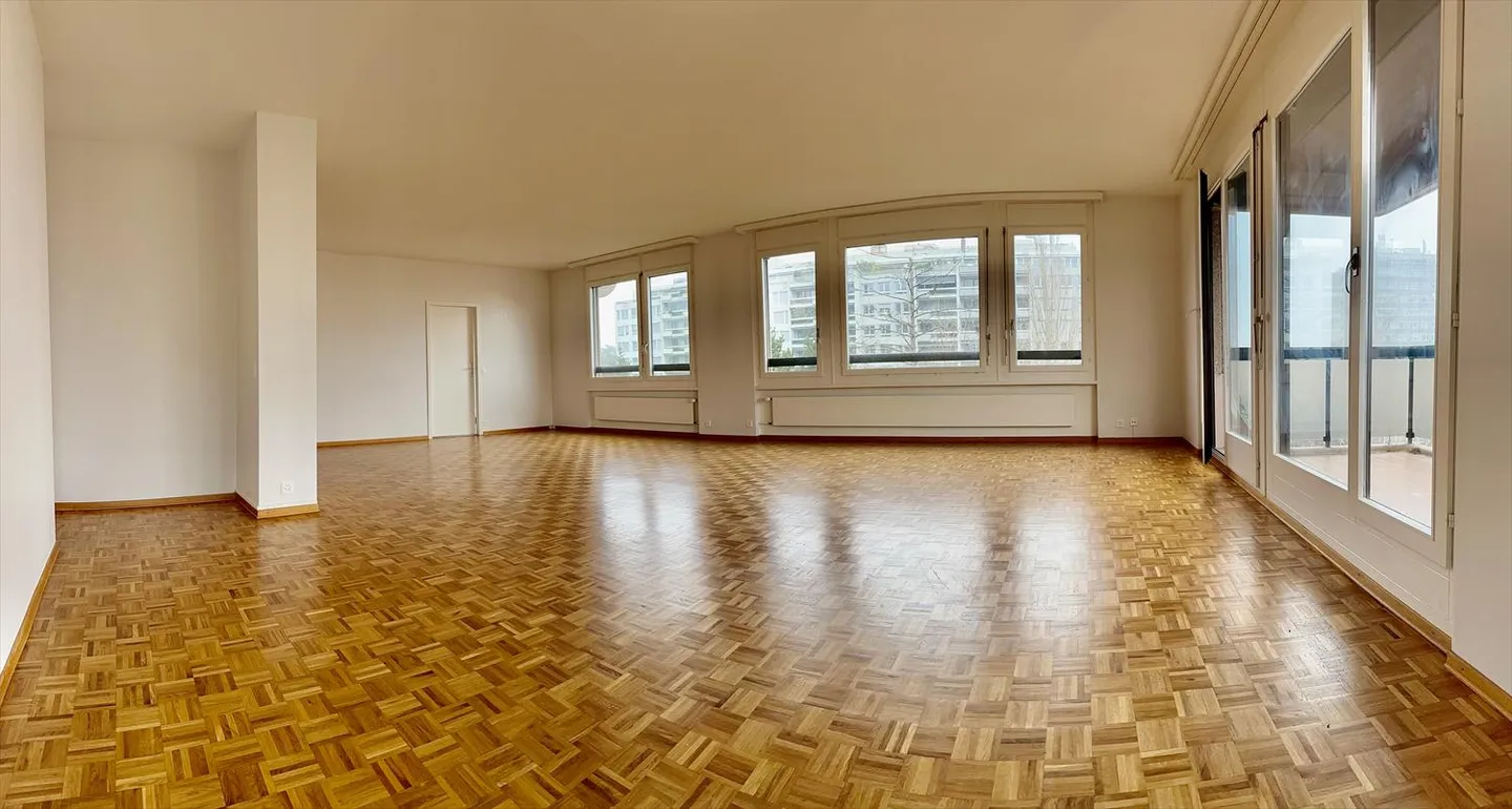 Heart of Champel 6 Gable Room – Flooded with Light, Bright and Spacious - Photo 2 of 21