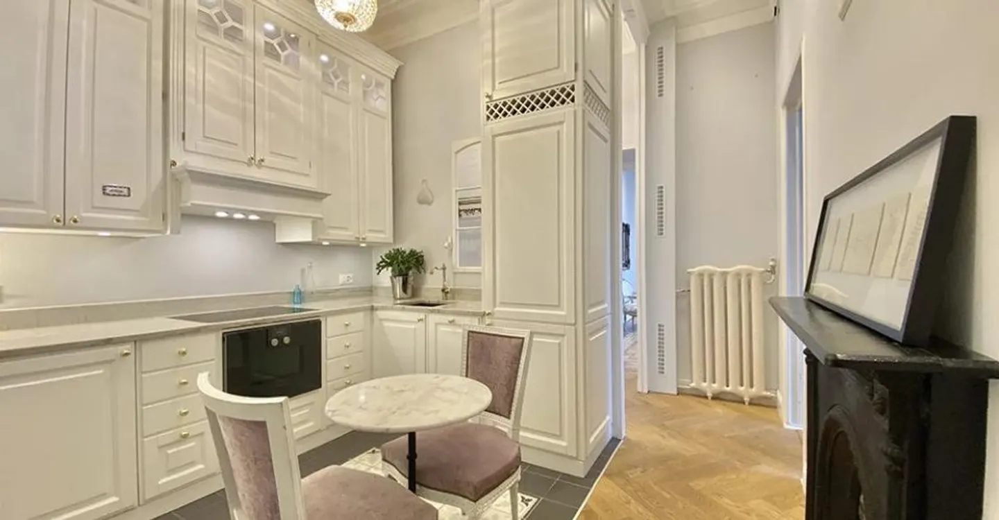 Très bel appartement de 3 pièces avec haut plafond - Foto 5 di 8