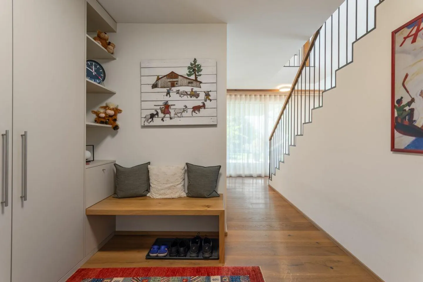 Dreamlike beautiful single-family house with large surroundings - Photo 4 of 27