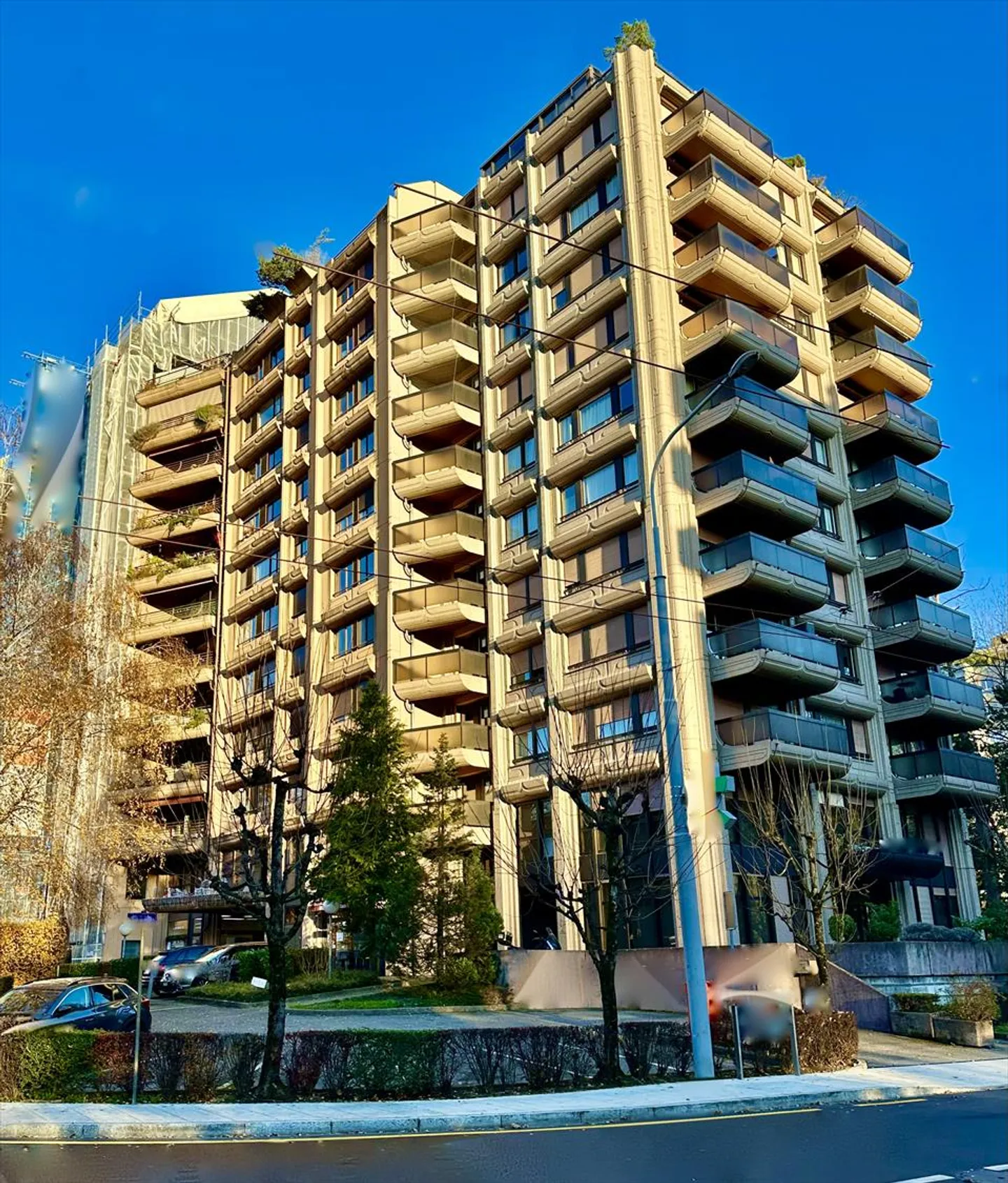 Heart of Champel 6 Gable Room – Flooded with Light, Bright and Spacious - Photo 16 of 21