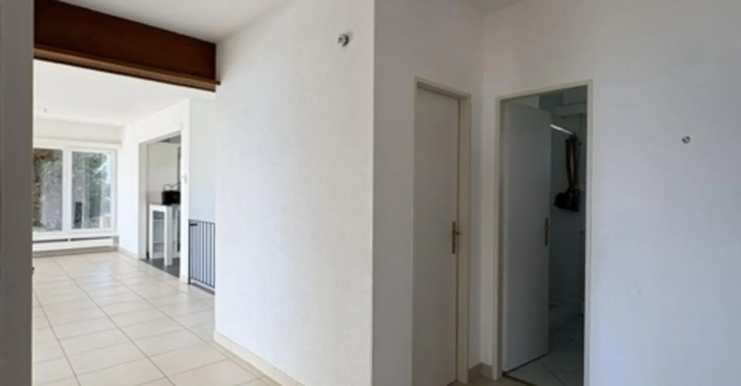 Appartement spacieux avec vue sur le lac - Photo 10 sur 13