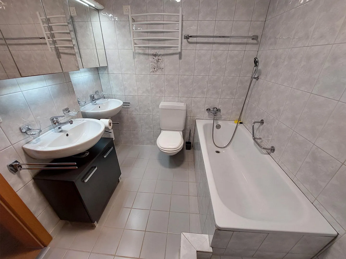 3.5-room apartment in lakeside community - Photo 3 of 9