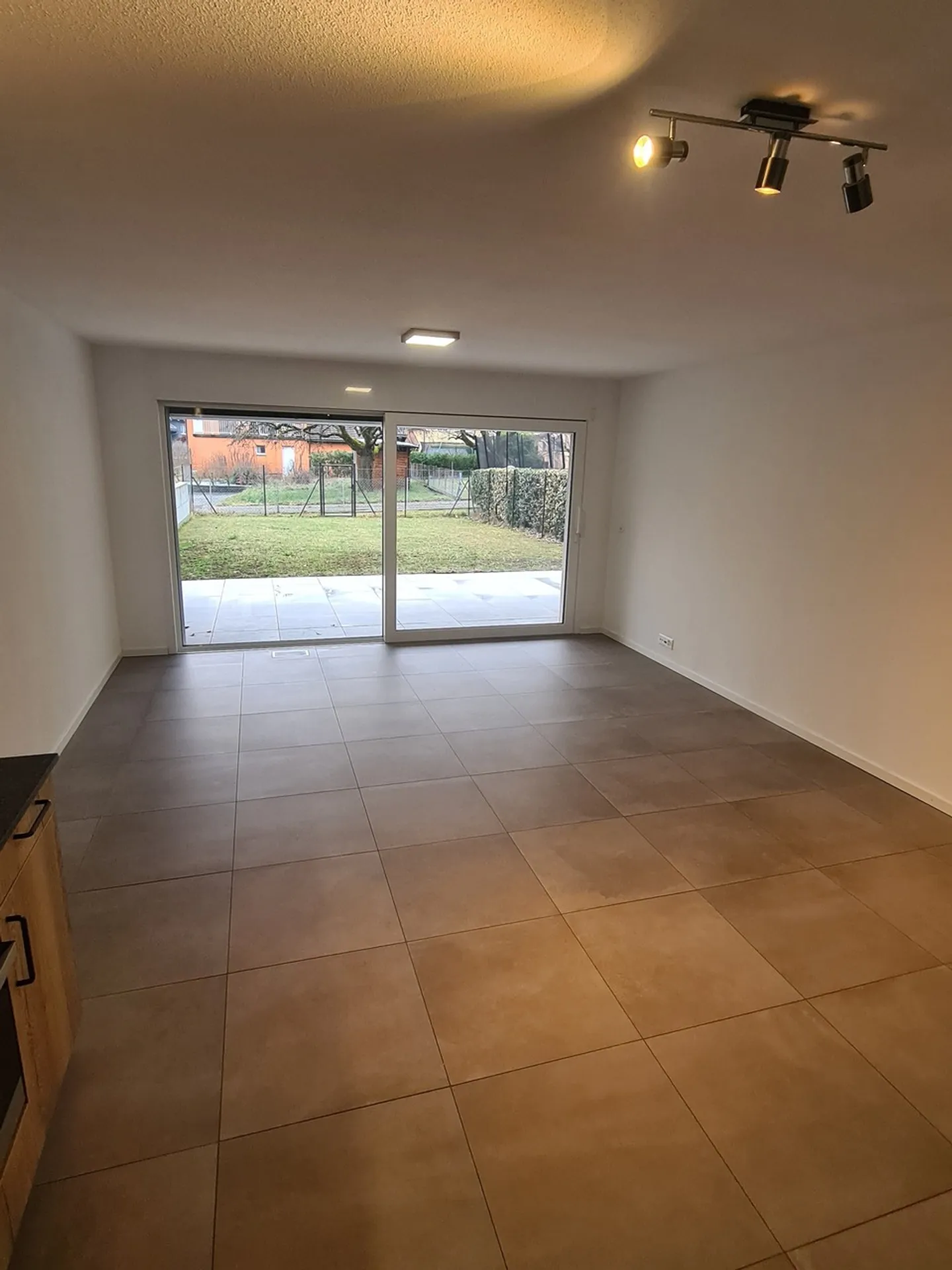 Appartement de plain-pied avec jardin - Photo 1 sur 7