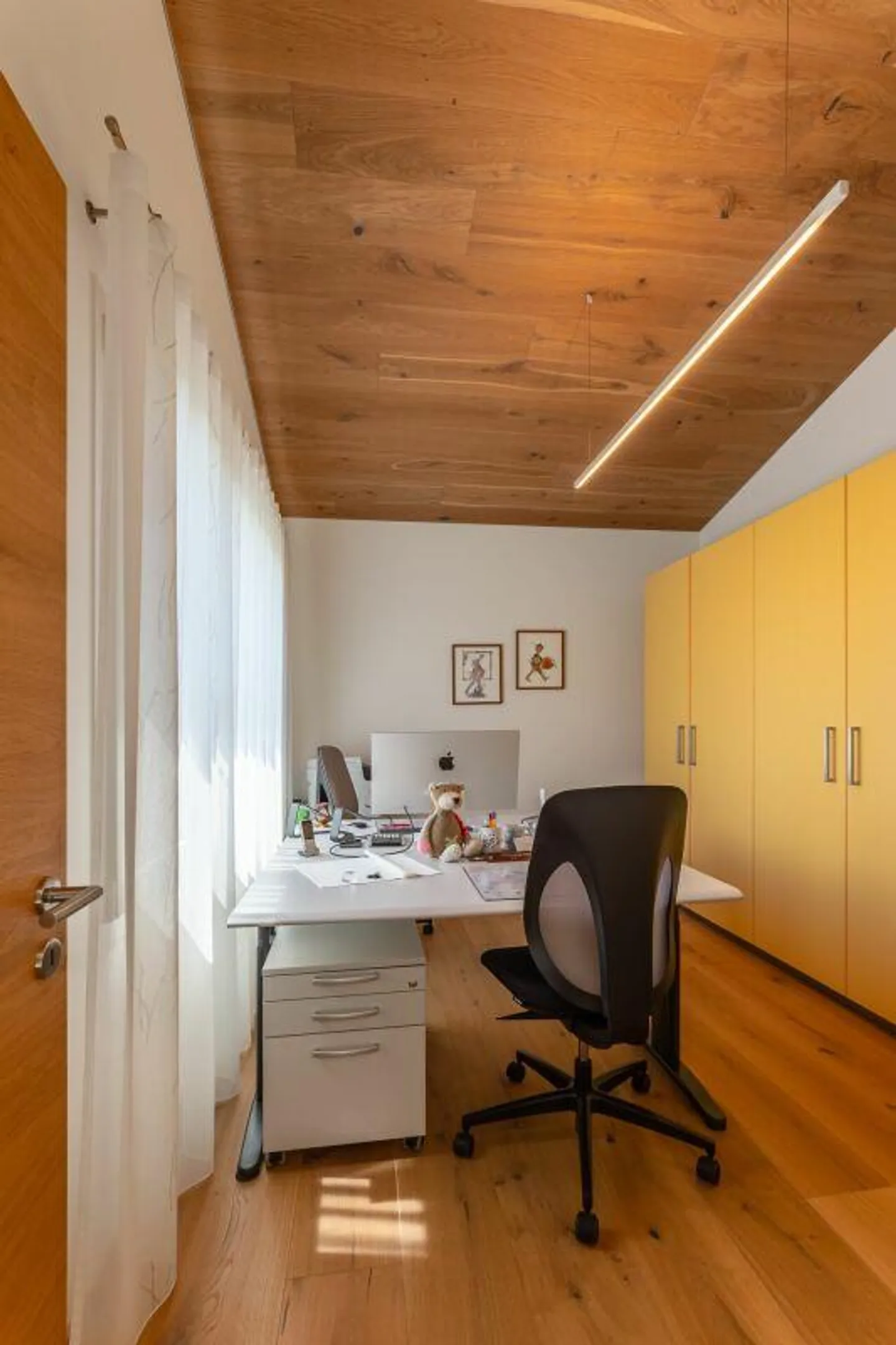 Dreamlike beautiful single-family house with large surroundings - Photo 21 of 27