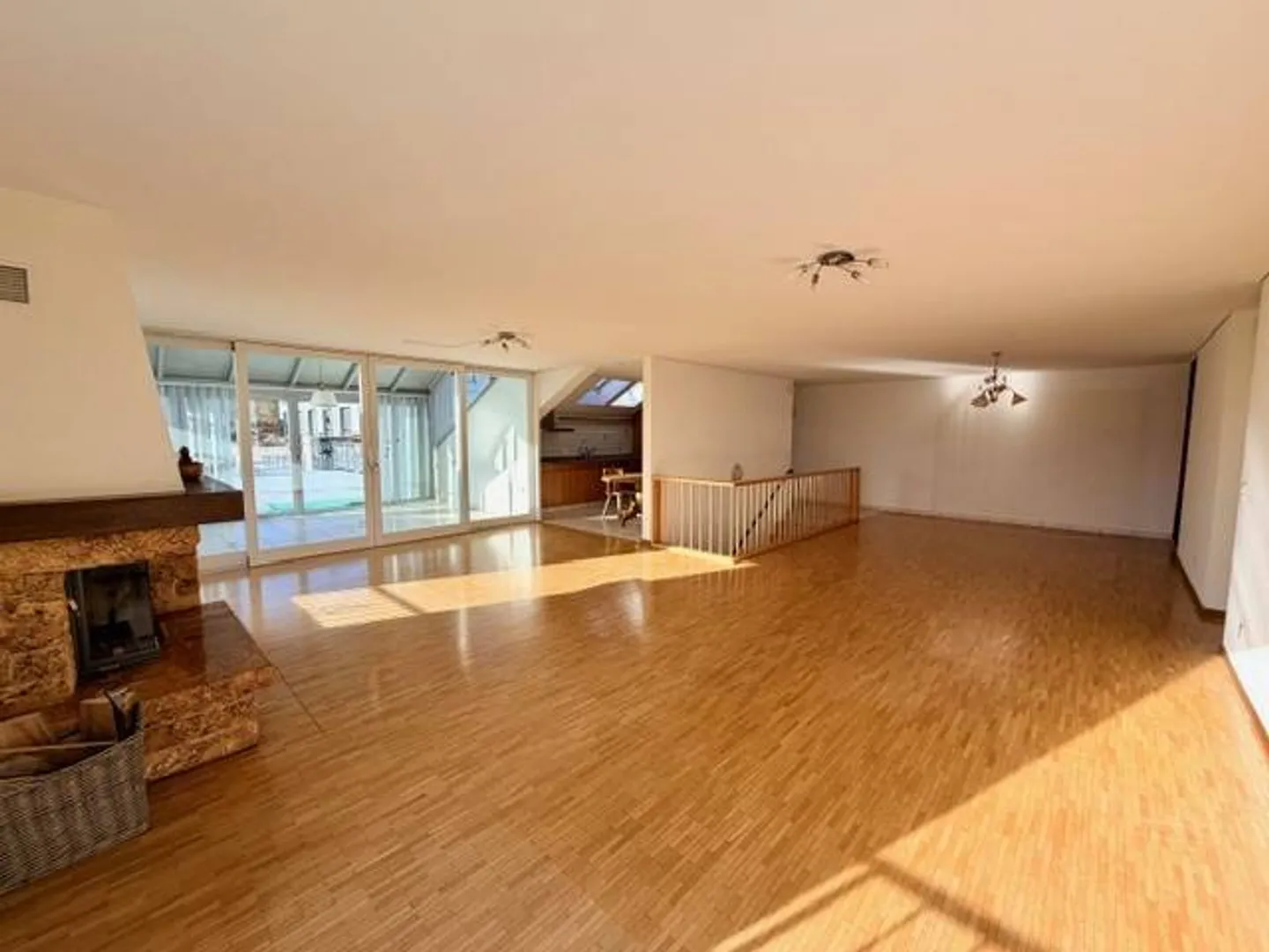 DISPONIBILE Villa di 165 m2 + grande deposito di 154 m2 - Foto 2 di 13