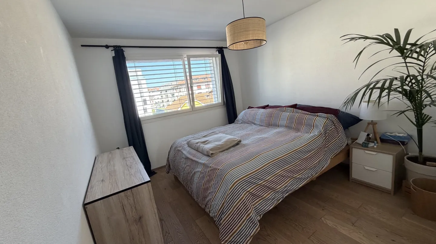 Modern Apartment with Mountain View - Photo 5 of 8