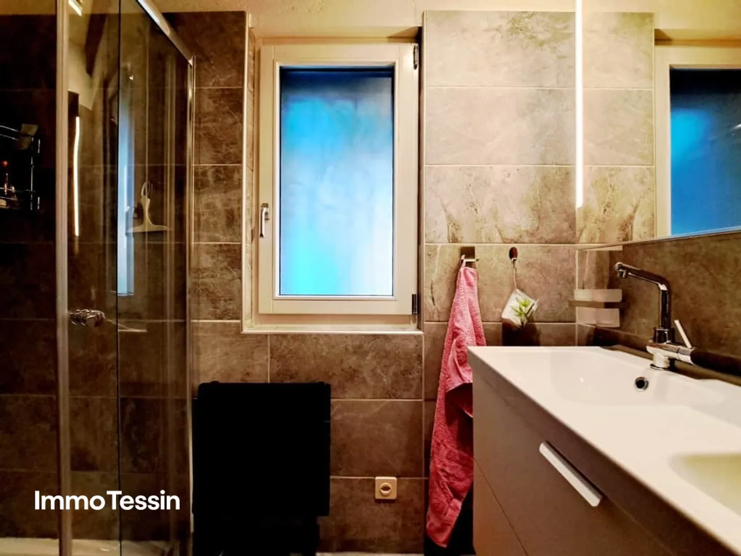 Aussergewöhnliches Anwesen im Maggiatal mit zwei Rusticos und Weinberg, ein Ort voller Charme inmitten der Natur - Photo 8 of 13