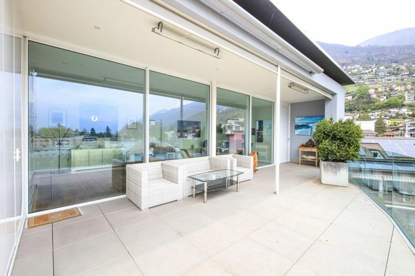 MINUSIO - Attico elegante con vista parziale sul lago - Foto 8 di 29