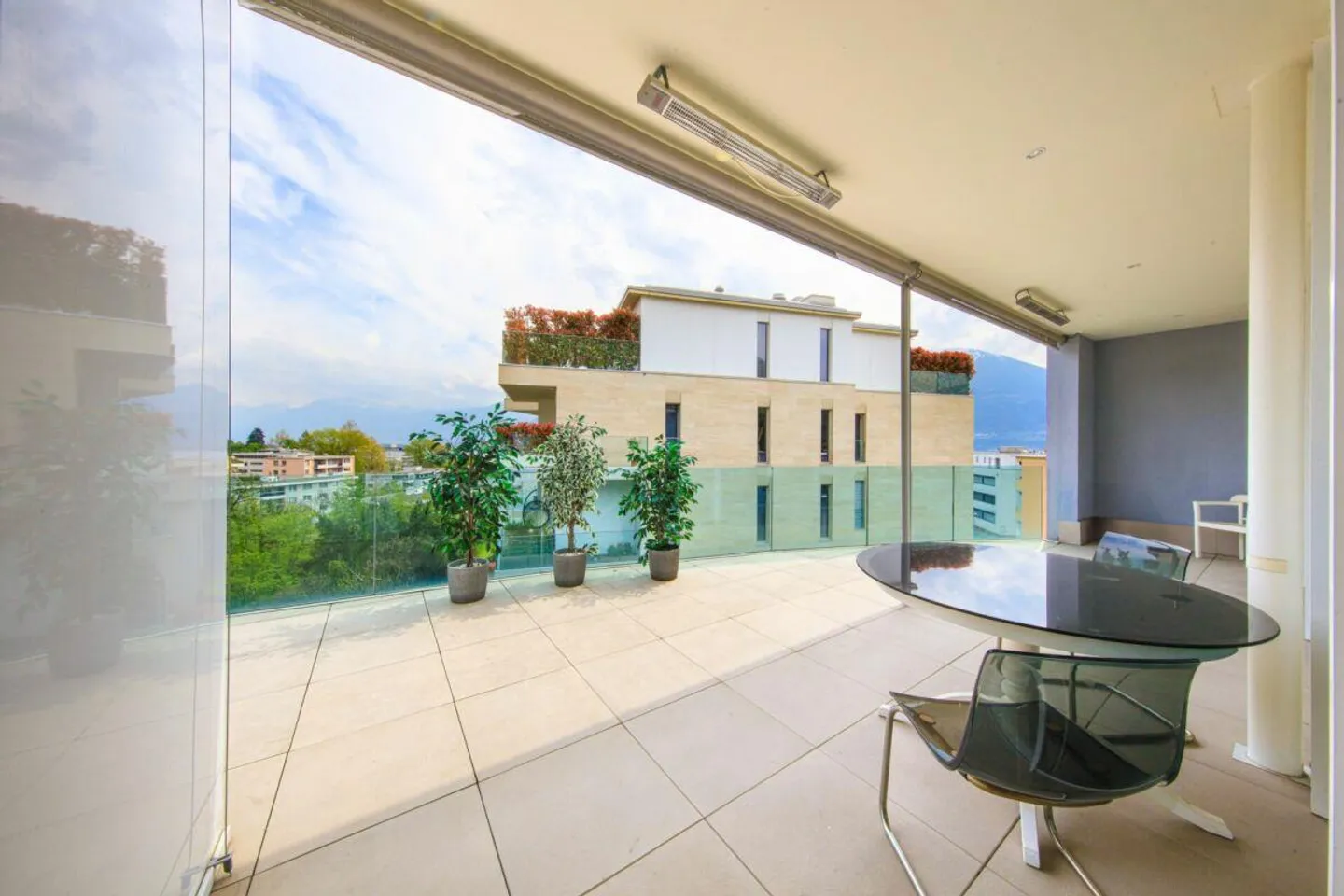 MINUSIO - Attico elegante con vista parziale sul lago - Foto 9 di 29