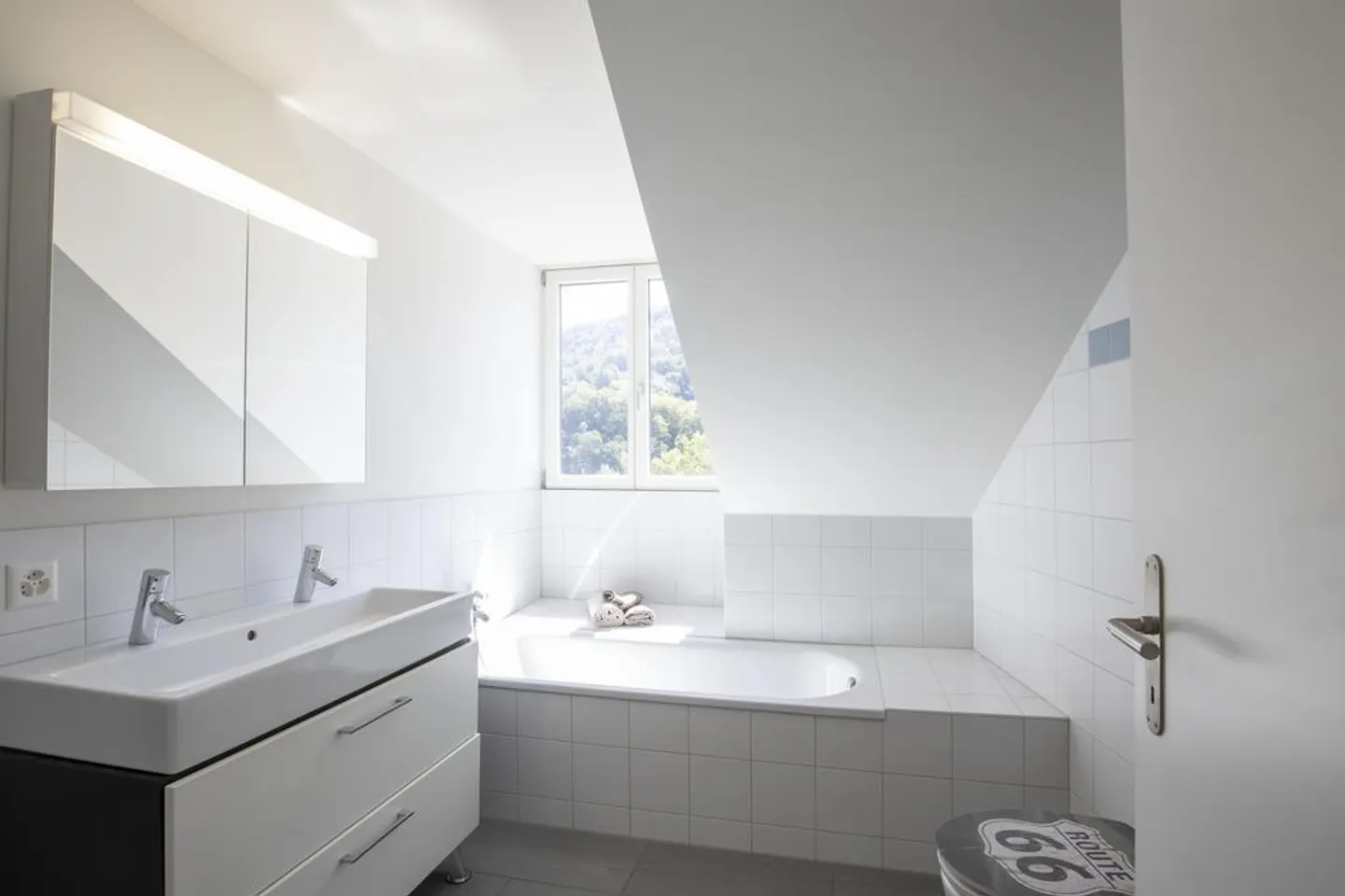 Appartement moderne avec balcon - Photo 8 sur 11