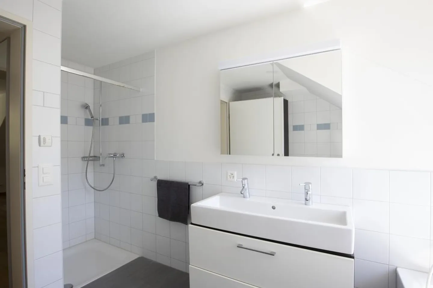 Appartement moderne avec balcon - Photo 9 sur 11