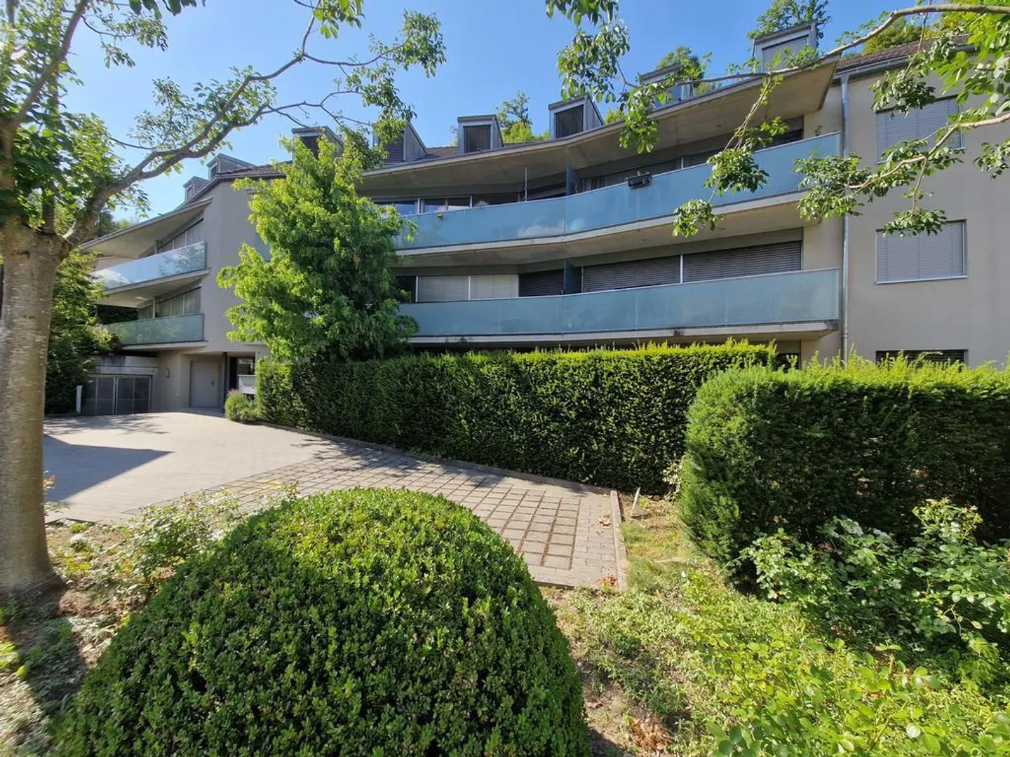 Appartement moderne avec balcon - Photo 1 sur 11