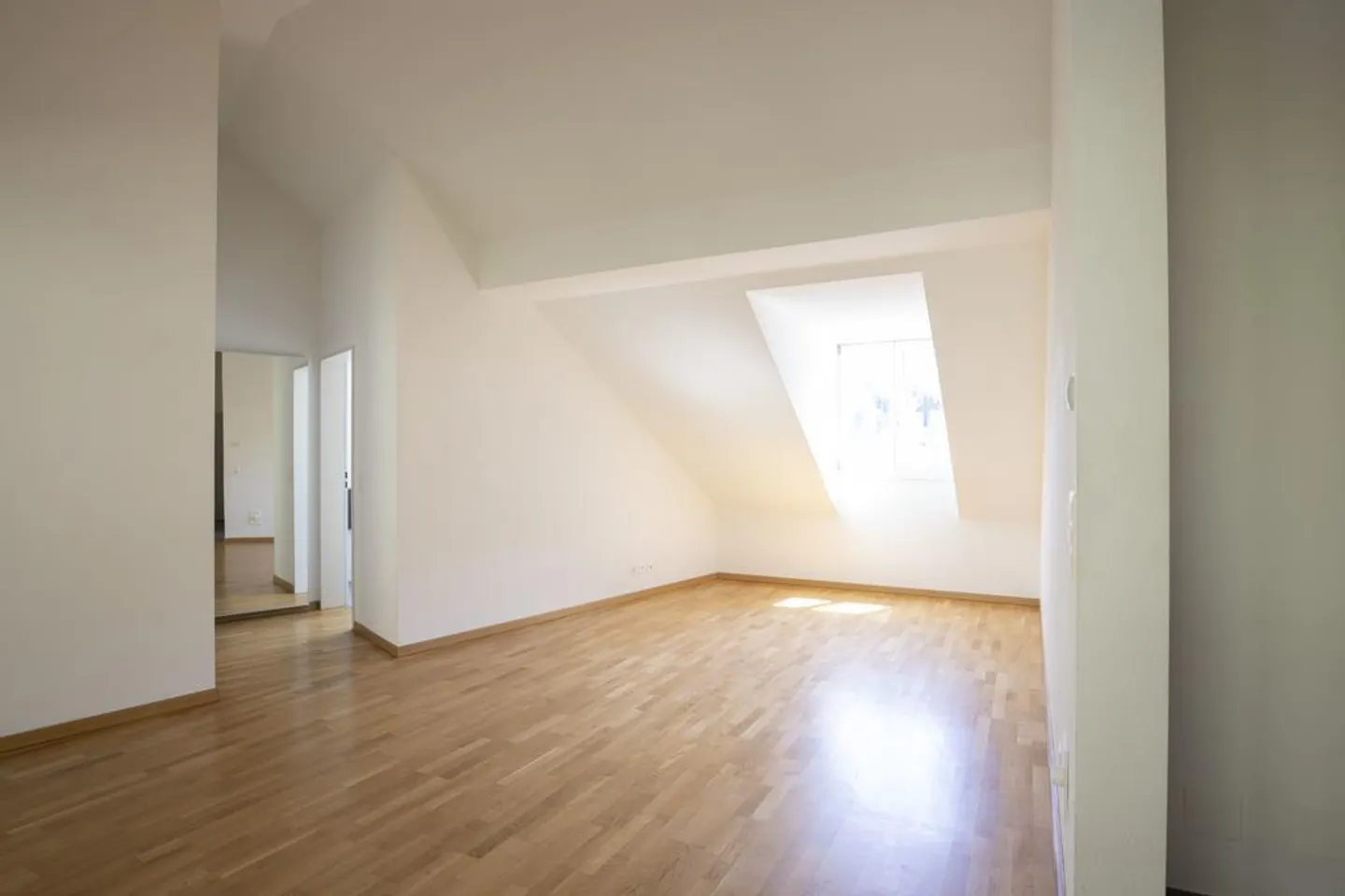Appartement moderne avec balcon - Photo 3 sur 11