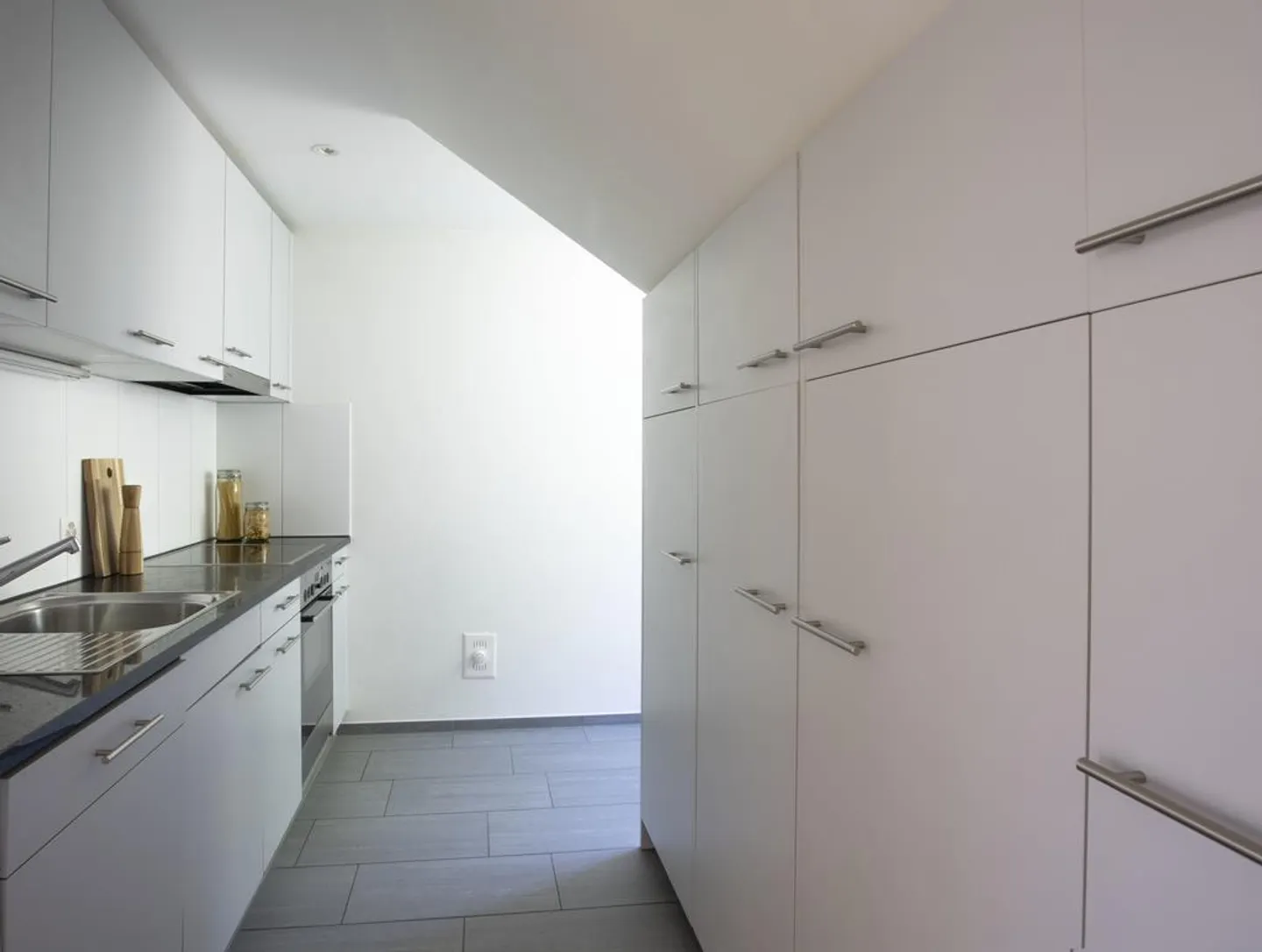 Appartement moderne avec balcon - Photo 4 sur 11