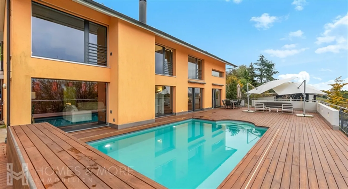 PAIX, VUE LOIN ET IDÉALES CONNEXIONS DE TRANSPORT PUBLIC - Photo 9 sur 9