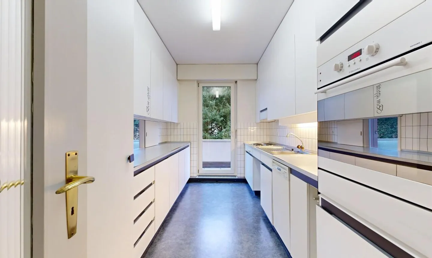 Exclusive Living in the Schosshalden Quarter of Bern - Photo 11 of 13