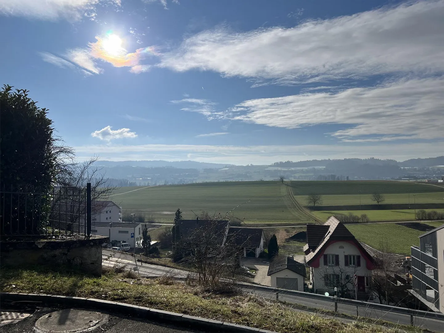 4 1/2 Room Detached House in a Quiet and Sunny Location - Photo 2 of 3