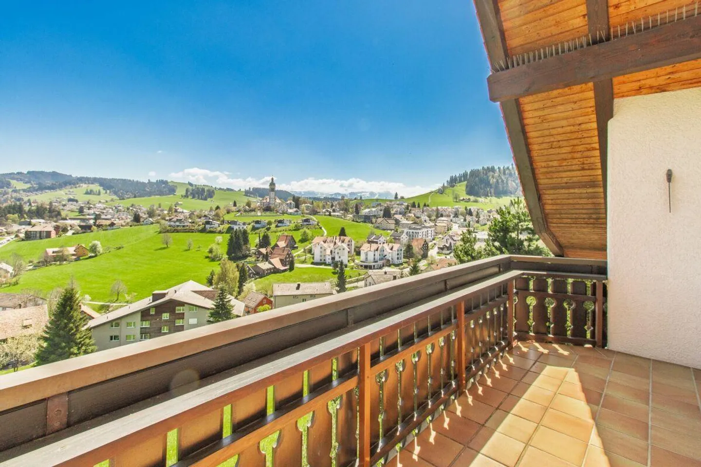 Charmante Villa mit Traumhaftem Blick - Foto 8 von 14