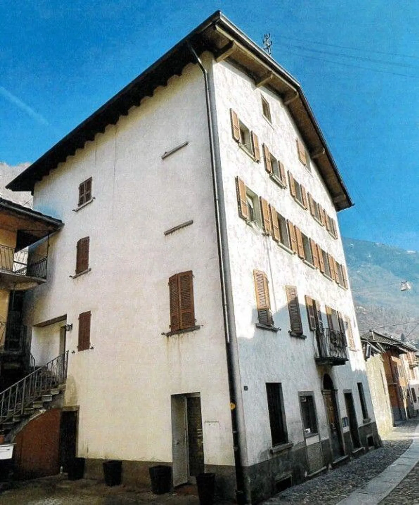 Semi-detached house for sale - Photo 1 of 13