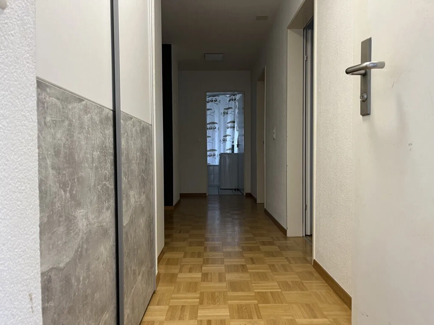 Apartment for rent - Photo 3 of 6