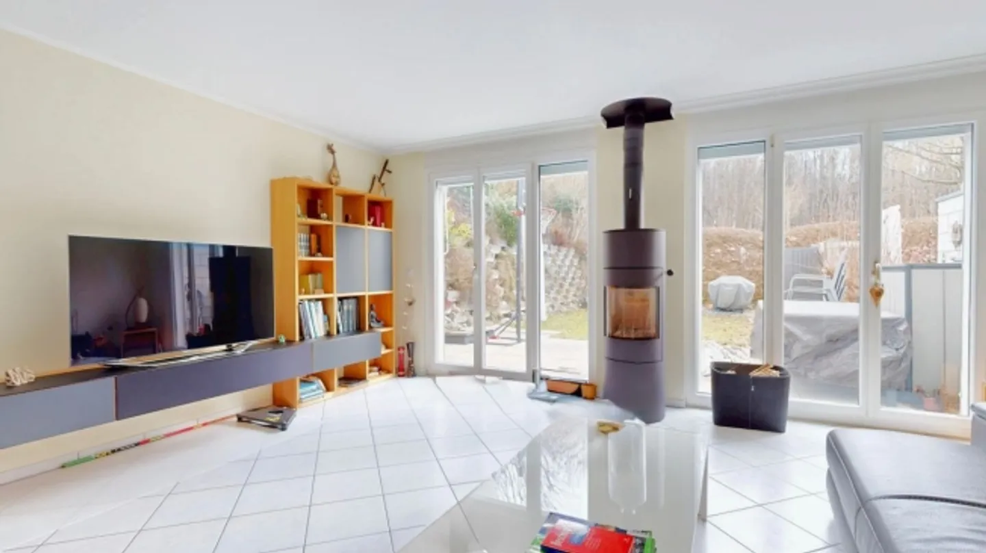 Villa adiacente spaziosa - ambiente naturale e vicinanza a Friburgo! - Foto 3 di 12