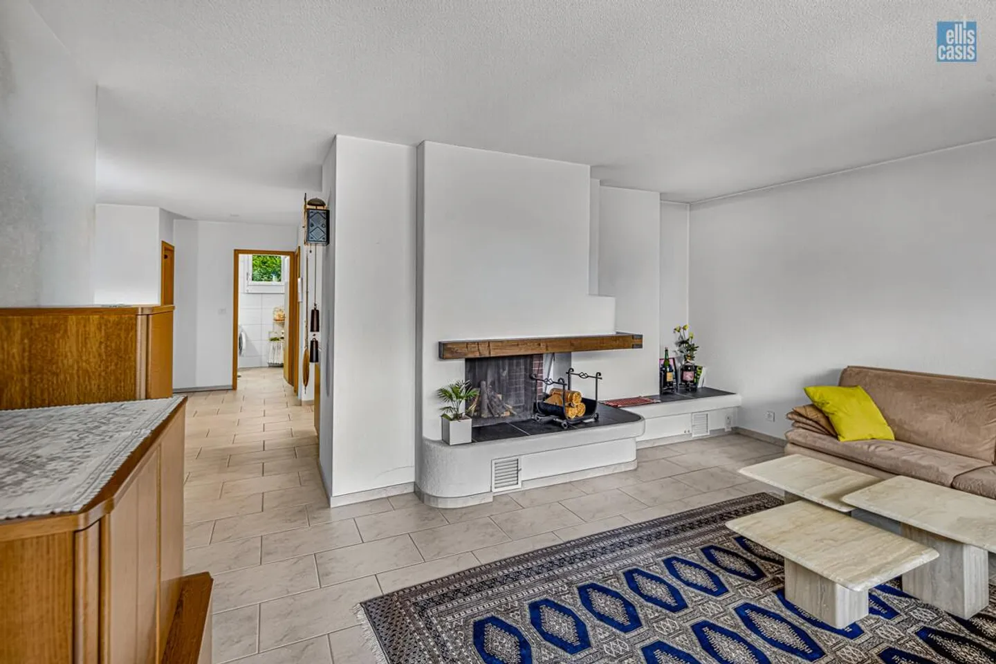 Appartement de 4,5 pièces bien entretenu avec cheminée, balcon et grand potentiel - Photo 3 sur 17