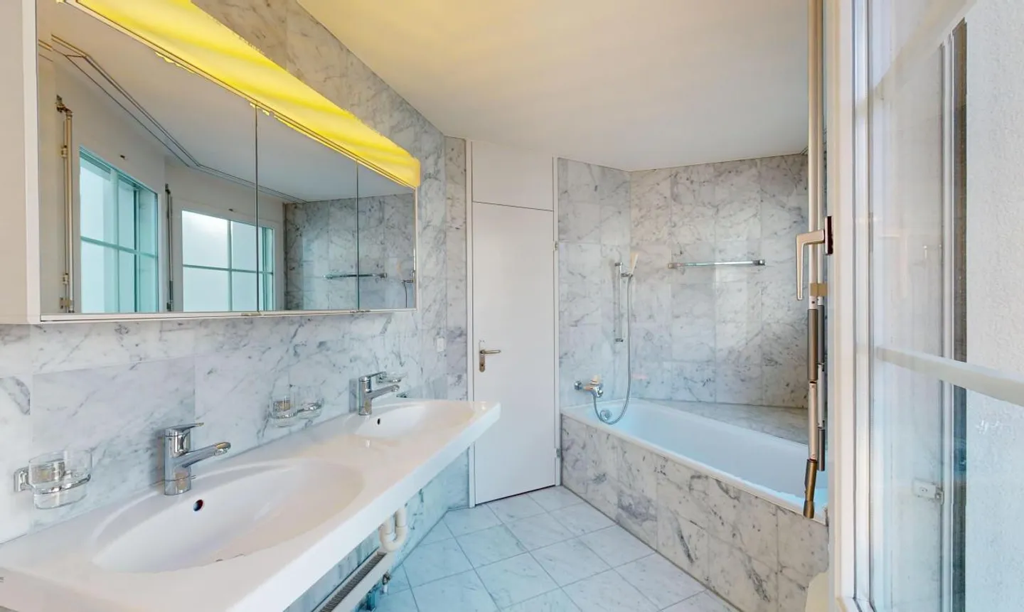 Ruhig gelegene 4.5-Zimmer-Maisonette mit Dachterasse in Bonstetten - Foto 12 von 13