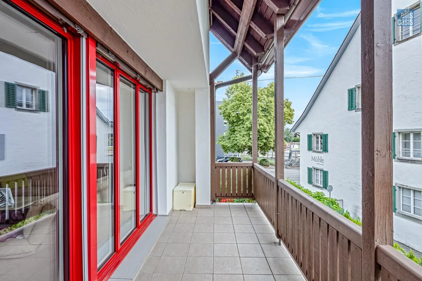 Appartement de 4,5 pièces bien entretenu avec cheminée, balcon et grand potentiel - Photo 7 sur 17