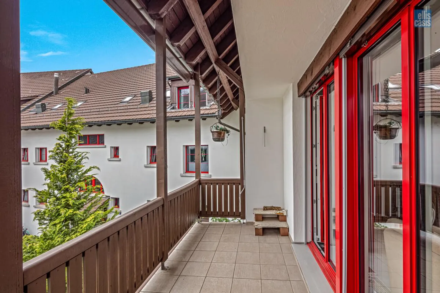 Appartement de 4,5 pièces bien entretenu avec cheminée, balcon et grand potentiel - Photo 8 sur 17