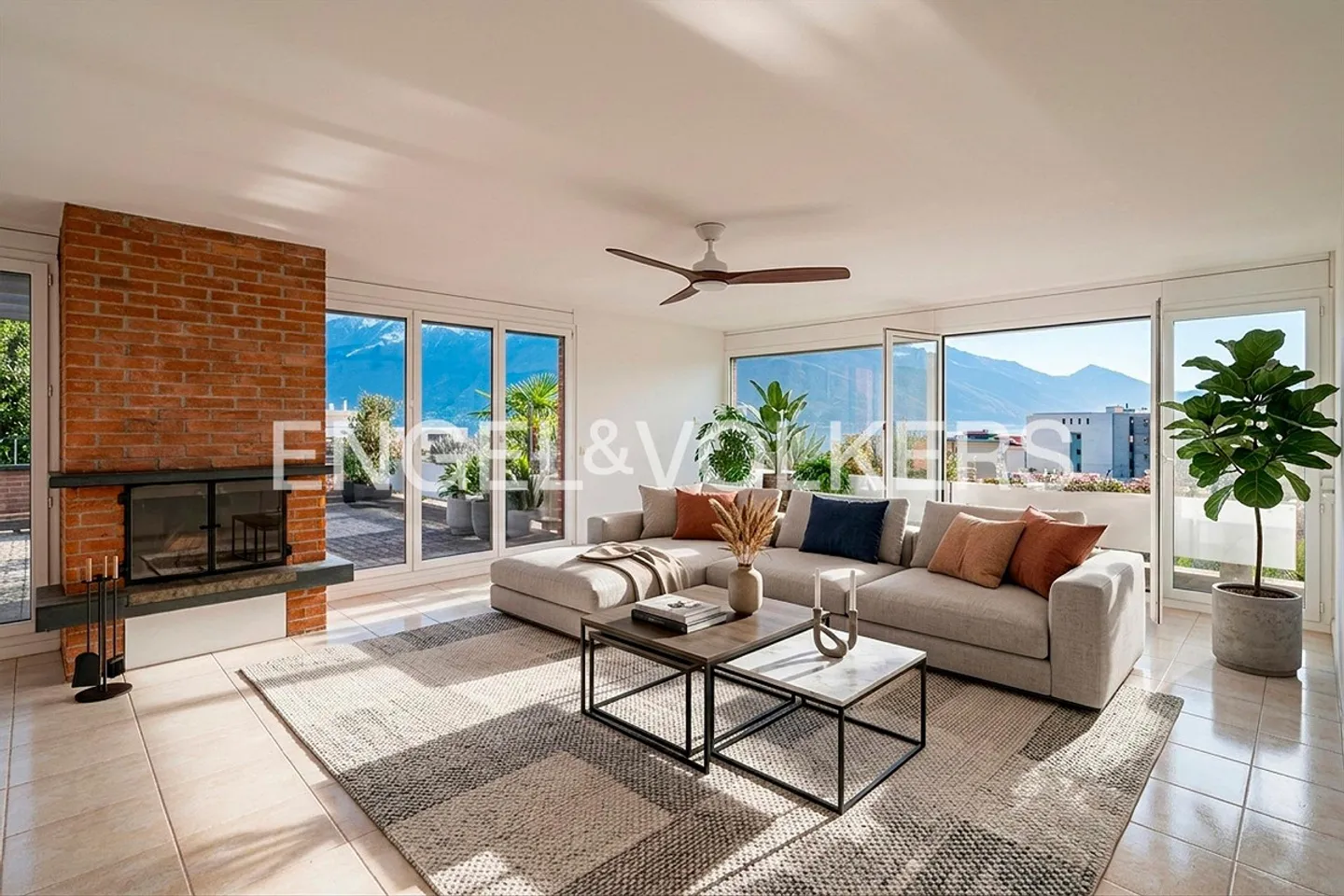 Appartement en attique ensoleillé avec vue sur le lac (23) - Photo 4 sur 11